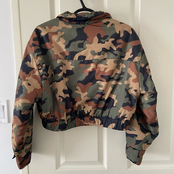 Zara cropped camo bomber jacket - Picture 3 of 4